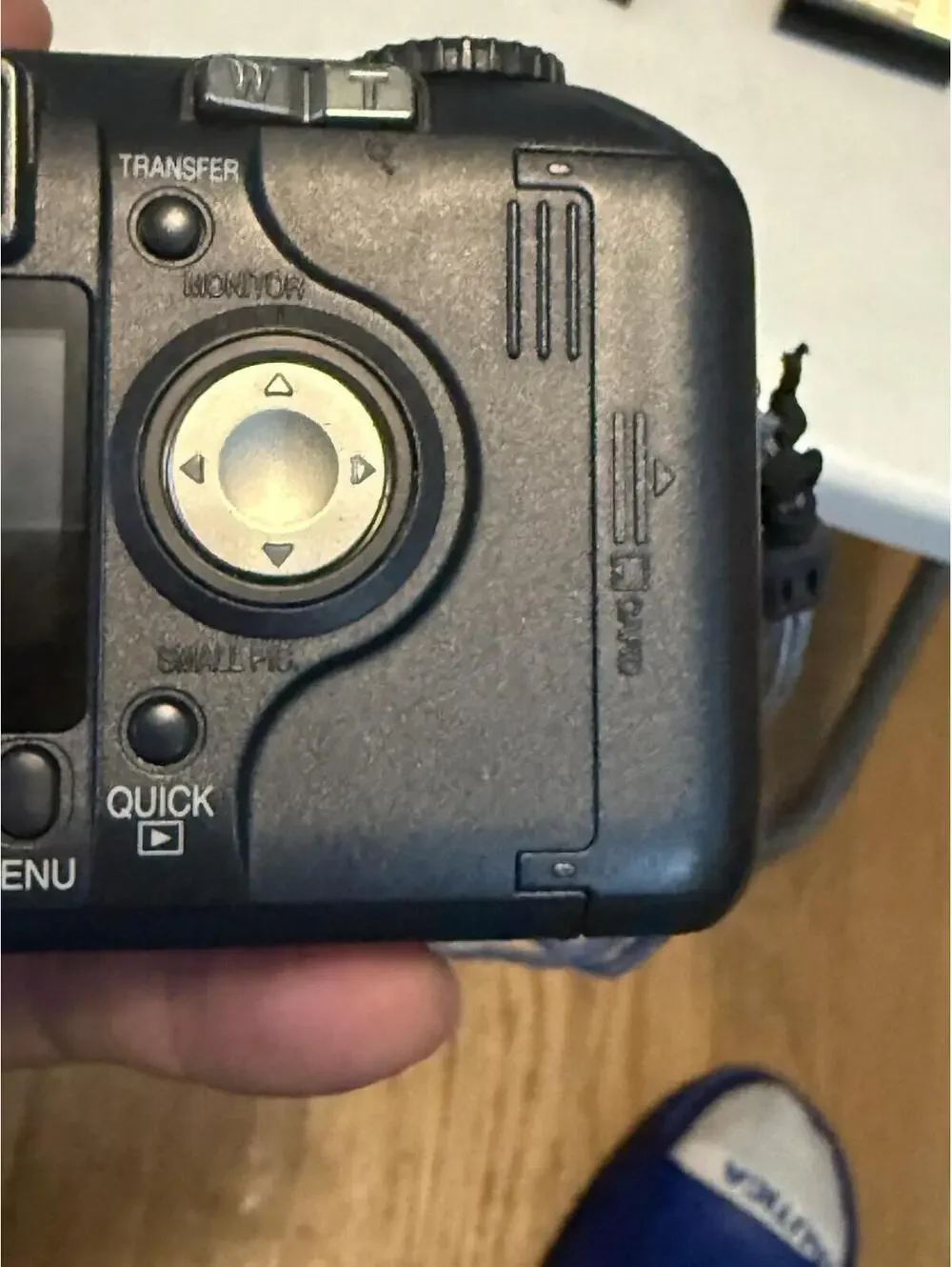 VTG Nikon Coolpix 885 Digital Camera With CF Memory Card ,W/manuals , ( Read)